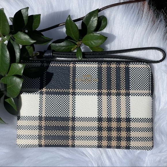 NWT Coach corner zip wristlet with garden plaid print - Picture 2 of 8